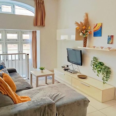Modern Apartment In The Heart Of Sliema Steps From The Seafront Exterior foto